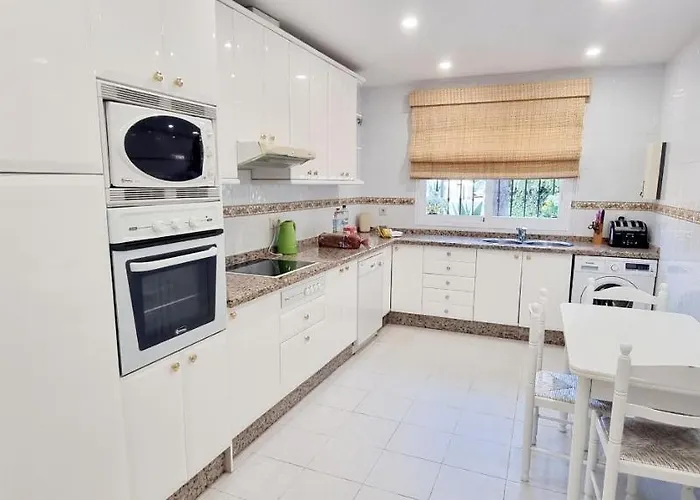 Villa - Playa - En Park Con Terraza Y Jardin Privado Pb6 Estepona